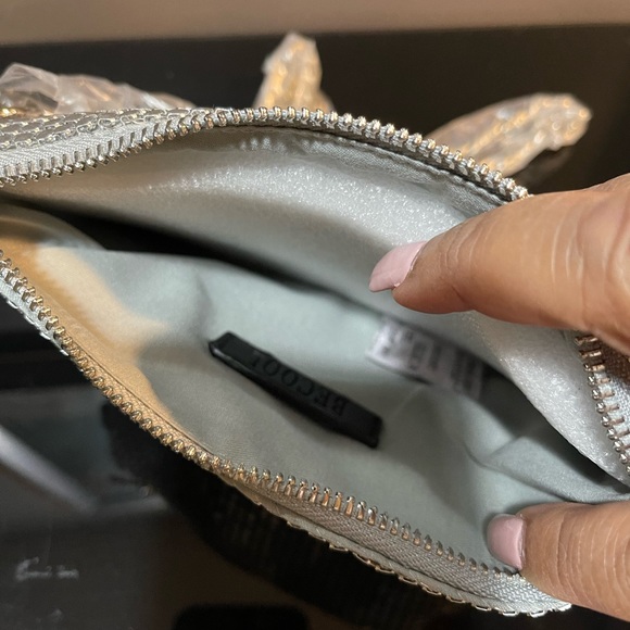 NWT Silver Metal Crossbody Purse - Picture 4 of 4